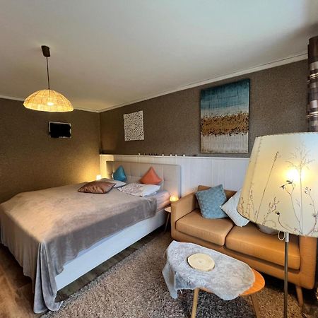 Marburg Apartment Pfiffige Luisa In Ruhiger Waldrandlage Mit Balkon Und Wintergarten ภายนอก รูปภาพ