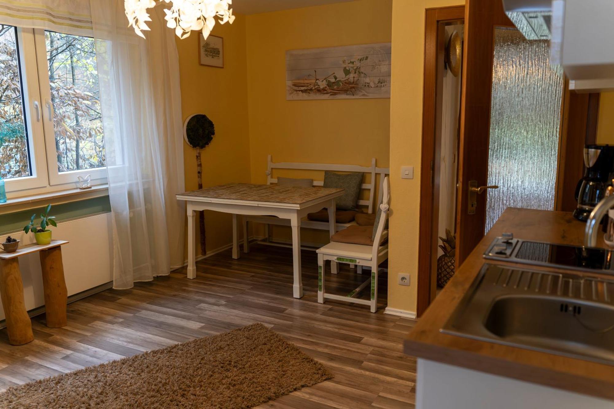 Marburg Apartment Pfiffige Luisa In Ruhiger Waldrandlage Mit Balkon Und Wintergarten ภายนอก รูปภาพ