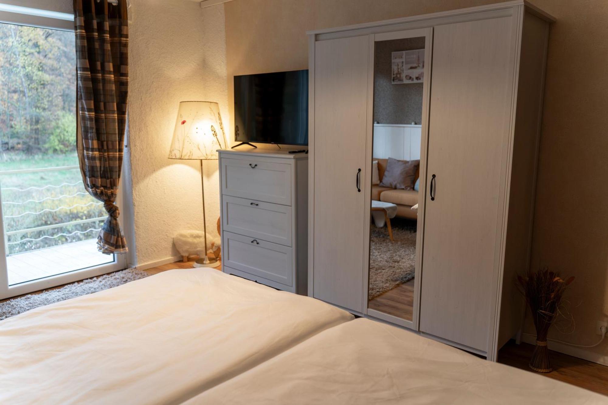 Marburg Apartment Pfiffige Luisa In Ruhiger Waldrandlage Mit Balkon Und Wintergarten ภายนอก รูปภาพ